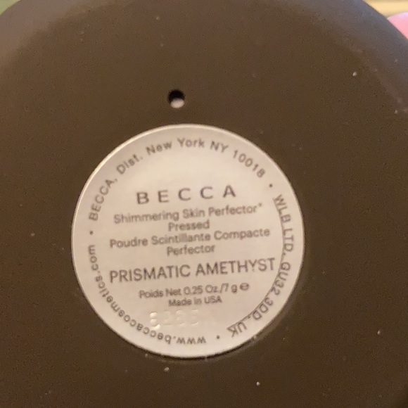 BECCA Shimmering Skin Perfector Pressed Highlighter Prismatic Amethyst - Picture 12 of 16